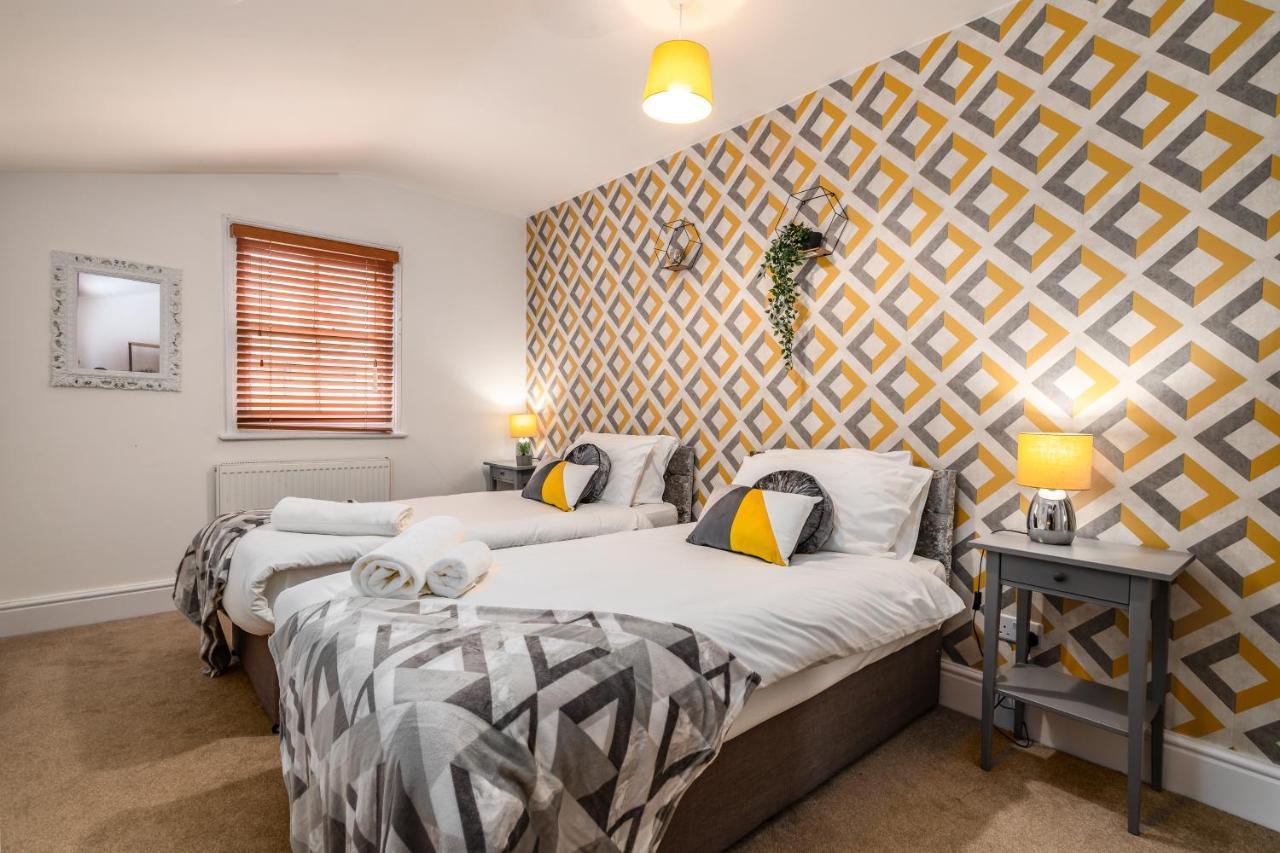 Spacious Contractor House For Large Groups - Private Parking Northampton Zewnętrze zdjęcie