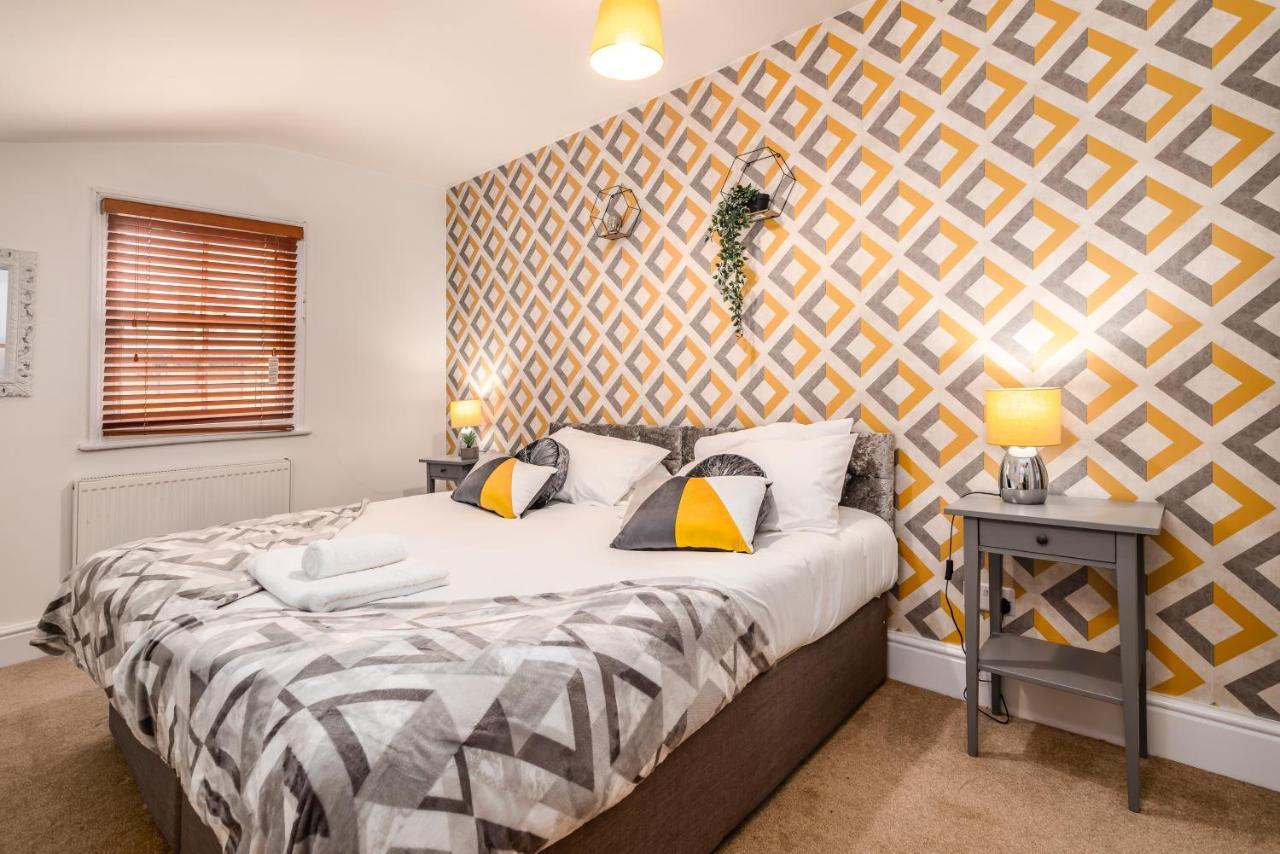 Spacious Contractor House For Large Groups - Private Parking Northampton Zewnętrze zdjęcie